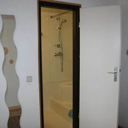 Zur Eiche Hotel *
